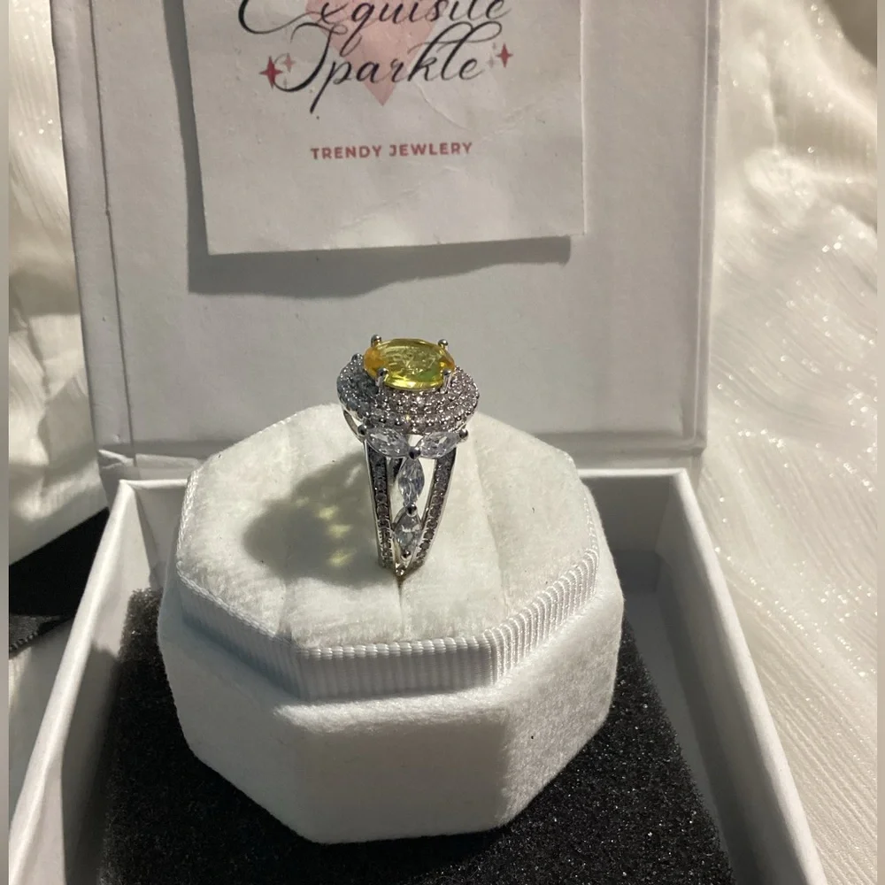 💍Lux Canary Yellow &White Cz Diamond Halo Cocktail Ring